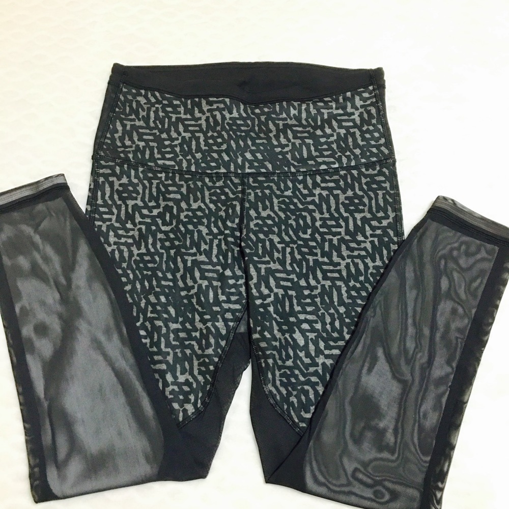 Lululemon leggings..